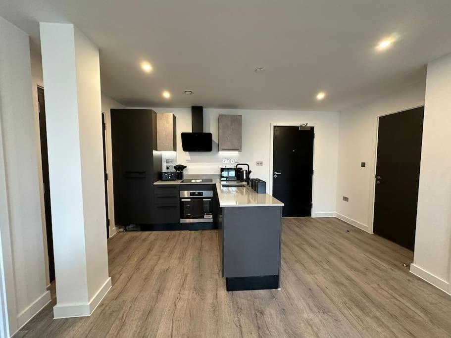 Stylish Central York Apartment Free Parking & Gym エクステリア 写真